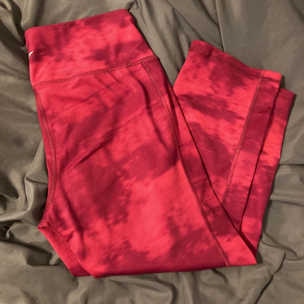 Fun red print old navy active capris